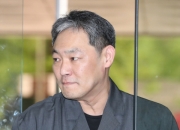 "폭로하겠다" 연예인 협박해 수억 뜯은 혐의…김용호 구속영장