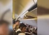 [영상]3시간 지연에 '38도' 불가마 된 비행기... 혼절 승객까지