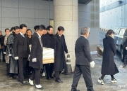 [르포]故 송대관 눈물로 보내는 날…"쨍하고 해뜰날"이 울려 퍼졌다