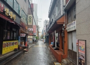 [르포]"매출 절반이 인건비…또 오르겠네요" 사장님들 한숨 '푹'