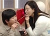 SNL서 '19금' 연기한 김사랑 뭇매…"성희롱 개그가 장난?" 시끌