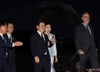 '우산'든 이재명 대통령, 김혜경 여사와 '팔짱'…'G7' 마치고 서울로