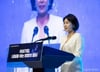 '첫 단독 행보' 김혜경 여사, 이부진 사장과 나란히…女기업인들 '격려'
