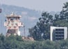 휴전선 수풀에 숨어있던 북한인 1명…軍 '20시간 작전' 신병 확보