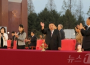 김정은 다음은 리설주 아닌 김주애?…"북한 첫 여성통치자 가능성"