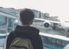 "여행은 가야지"…'여권 만료' 10살 아들 공항 두고 비행기 탄 부모