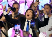 '남미의 트럼프' 아르헨 밀레이, 중간 선거 압승…증시 21% 폭등