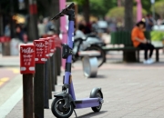 킥보드에 치인 노인 사망…1억 물게 된 부모 "업체도 책임져야"