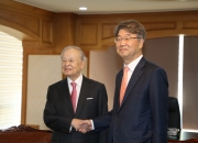 신임 경사노위 위원장 만난 손경식 "정년연장·4.5일제, 사회적 대화 거쳐야"