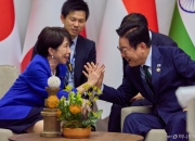 중·일 갈등 속 다카이치·리창 각각 만난 이재명 대통령, 무슨 얘기 나눴나...