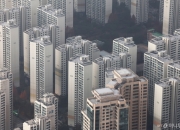 "부동산에 쏠린 자금, 기업 투자로 돌리면 장기 성장률 0.2%p 오른다"