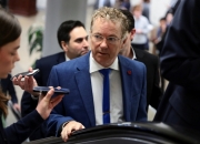 '공화당 5명 이탈' 미 상원, 베네수 관련 결의안 가결…트럼프 분노