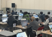 "100m도 못걸어", "대중교통 없어"…80에도 운전대 못놓는 속사정