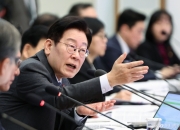 '이재명은 합니다'…李의 SNS 정치 본능, 집 값 난제에도 통할까