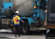 "트럭 할부 못갚아"… 캐피탈, 건설업 침체에 모럴해저드 이중고