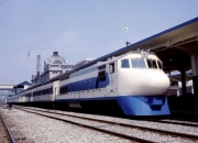 서울-부산 왕복에 월급이 통째로…'달리는 궁전' 문화 충격[뉴스속오늘]