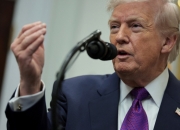 트럼프 "두 번째 항공모함 곧 중동으로…이란 정권교체는 최선의 일"