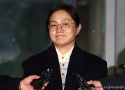 박나래, "매니저에 술잔 던졌냐" 묻자 즉답 회피…첫 경찰 조사 종료