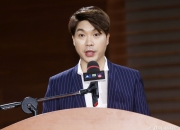 '박수홍 돈 수십억 횡령' 친형, 징역 3년 6개월 확정...형수는 집행유예