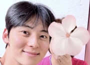 '황벽' 황민현, 군 복무 중에도 미담 제조…요양원 간호팀장 글 화제