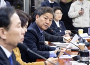 韓 7일치 원유 호르무즈에 발 묶였다..."반도체도 생산·가격 타격 우려"