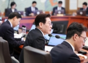 李대통령 "국민 안전대피에 최선…필요시 군용기 투입"