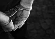 12살 딸 강간한 아빠 징역 10년..."아무에게도 말하지 마" 입막음까지