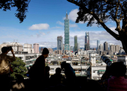 "한국보다 더 낮다니"...40년 뒤 '인구 반토막' 경고 나온 이 나라