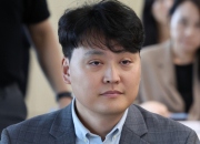 "월세 평생 쏘겠다" 토스 대표, 이제서야..."만우절 형식, 가벼웠다"