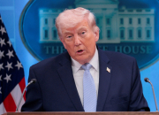 "미친 X" 막말 쏟는 79세 트럼프…"치매 모든 징후" 또 건강이상설