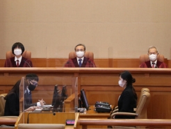 헌재, 800억대 세금소송 '재판 취소'…대법원과 또 '충돌'