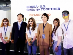 K메이크업 배우는 미국…중기중앙회,  뉴욕서 메이크업쇼 개최