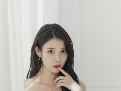 아이유, <strong>제이에스티나</strong> '행운의 여신' 컨셉 봄 광고 공개