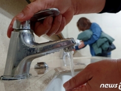 전기·난방이어 물값 폭탄…설거지 쌓아두고 변기물 모아 내린다