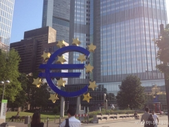 ECB, رݸ 0.25%P λ'̺' 