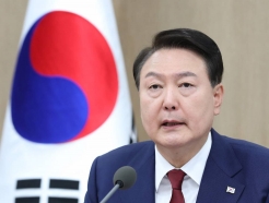 '취임 1주년' 尹대통령, 文정권 작심 비판…"巨野에 가로막혀"