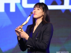 'MVP' 김단비, 2년 연속 WKBL '연봉 퀸'... 총액 4억5천만원