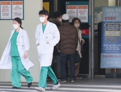 서울아산병원장도 호소…"3월 임용 선생님들 환자 최우선에 두길, 전공의 돌아와달라"