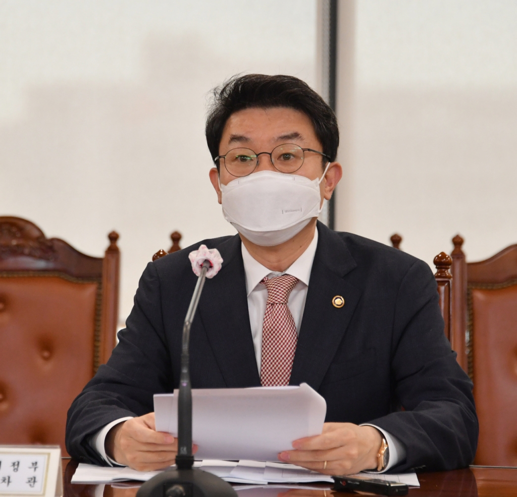 이억원 차관 "경제 위기→회복 전환기...금융 변동성 커질수도" - Vimarsana News