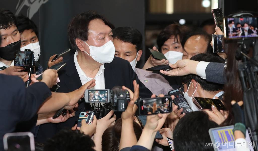 윤석열·이재명 출마, 최재형 사퇴…'대선 슈퍼위크' - Vimarsana News