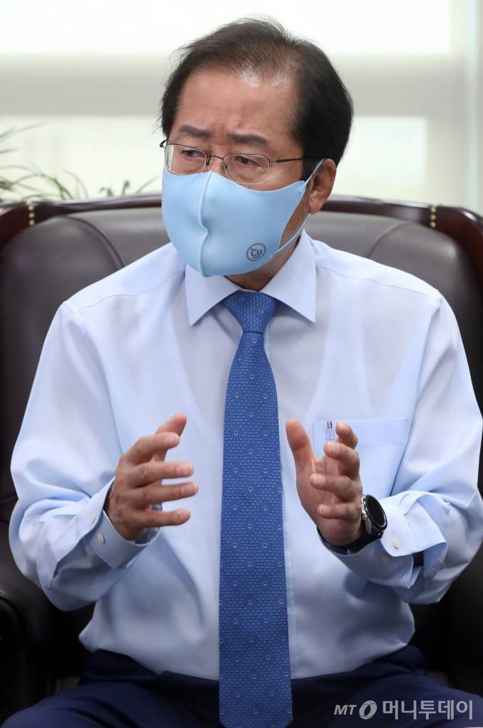홍준표 "文, 좌파 실험으로 경제 폭망… 서울 초고층 개발해야" - Vimarsana News