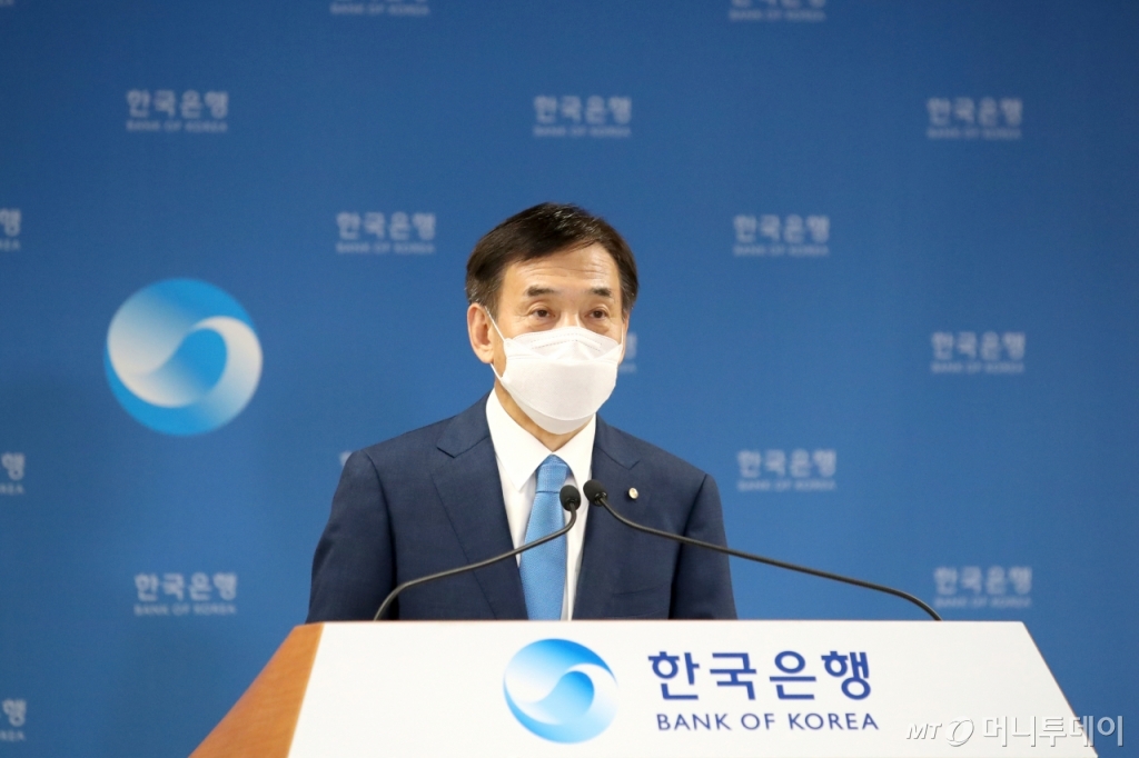 이주열 "다음 금통위부터 통화정책 조정 논의"...8월 금리인상? - Vimarsana News