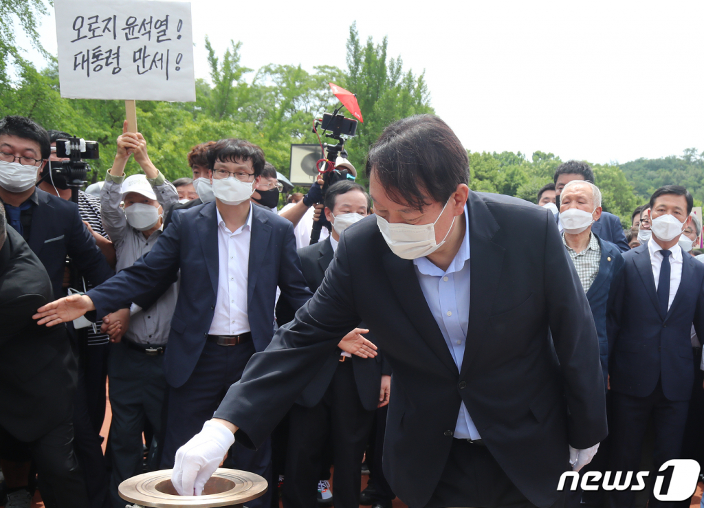윤석열 "120시간 논란? 일고의 가치도 없어… 지지율에는 의연" - Vimarsana News