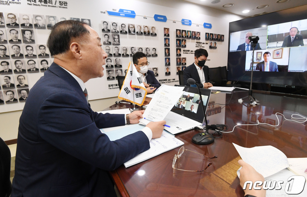 피치, 한국 신용등급 'AA- 안정적' 유지…고령화·국채 증가는 우려 - Vimarsana News