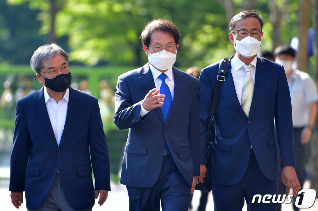 '해직 교사 특채 의혹' 조희연 공수처 출석…"특채 법에 따라 진행" - Vimarsana News