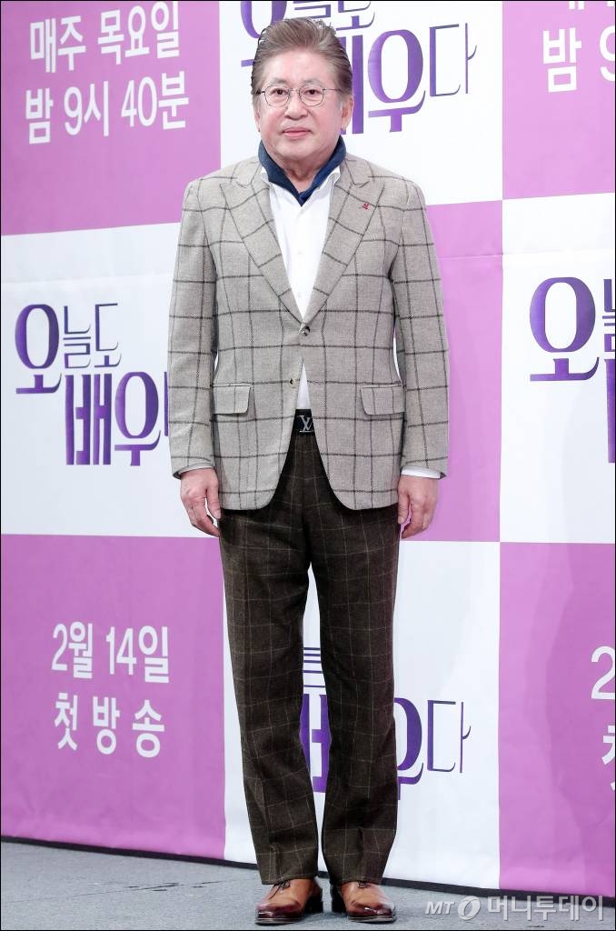 "두 달간 폭언하던 김용건, 고소하자 '행복하게 같이 살자' 돌변" - Vimarsana News