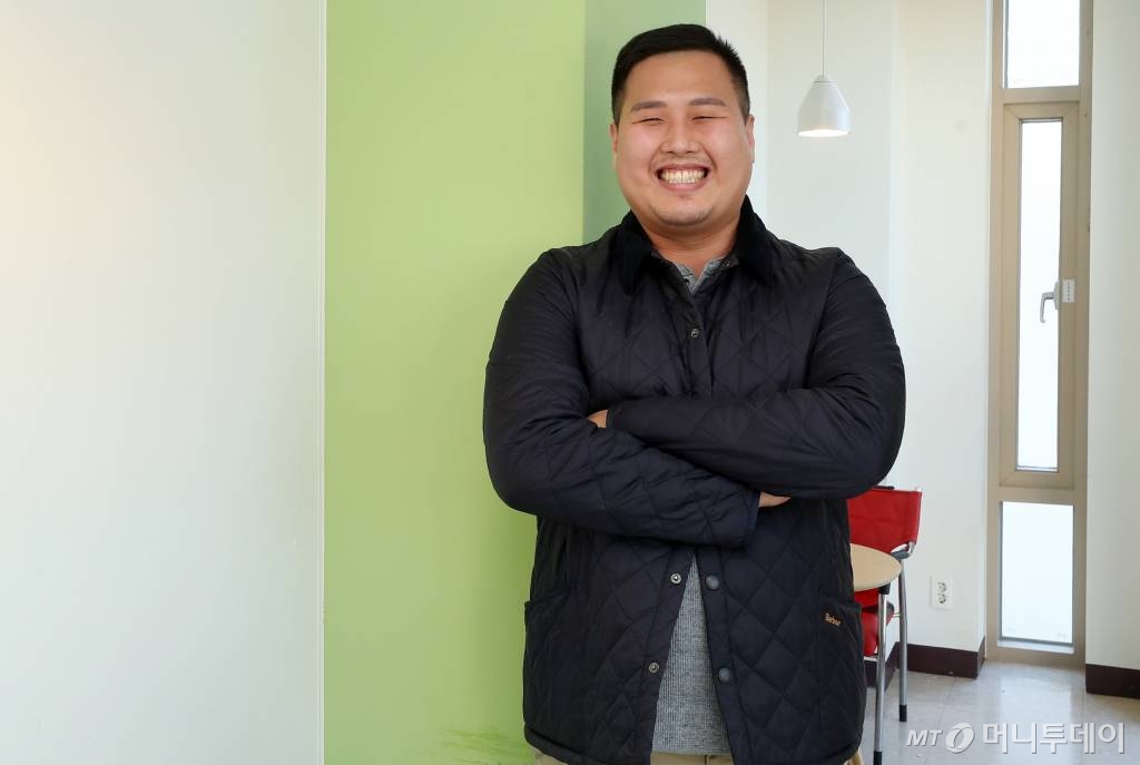 &quot;BTS 지민 생일 축하&quot; 합정역 지하철광고 누가 했나 했더니… - 뉴스 썸네일 이미지