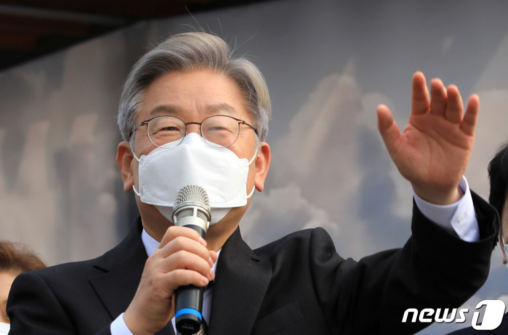 이재명 "공매도 제도 개선 약속…개인과 기관, 차입 기간 차별 금지" - 뉴스 썸네일 이미지