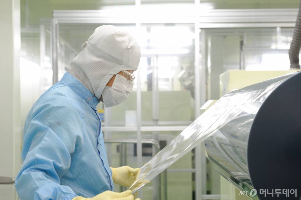 "돌파구는 기술"... SKC, 기술씨앗 뿌려 산업 지속가능성 높인다 - 뉴스 썸네일 이미지