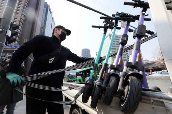 '킥라니' 오명·각종 규제에도...투자사들, 킥보드에 119억 쏜 이유 - 뉴스 썸네일 이미지